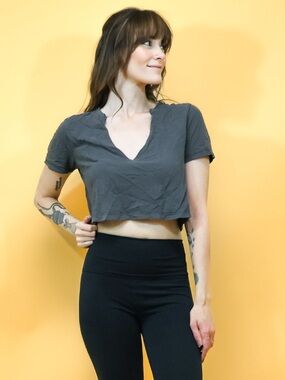 BDG Charcoal Cropped V‑Neck Tee